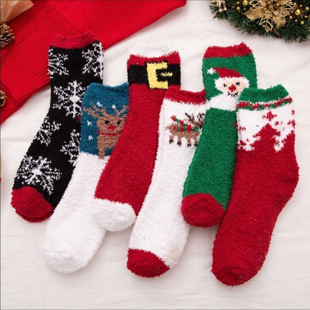 Set of 6 Christmas fuzzy socks